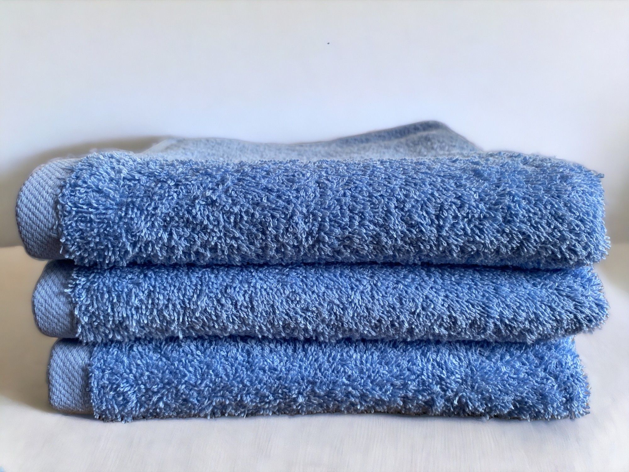 Peškir Indy 50x90cm Glat 400g/m2 Plavi 3 plavi glat peskir.jpg